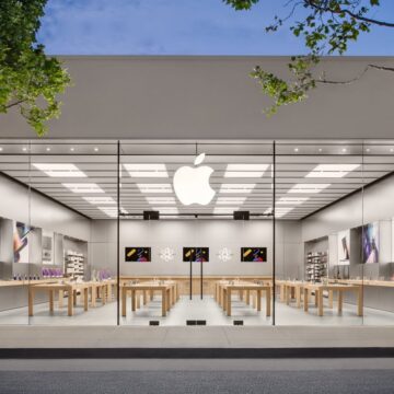 Crime blotter: Apple Store robbed twice in one week, an attempted De Niro theft