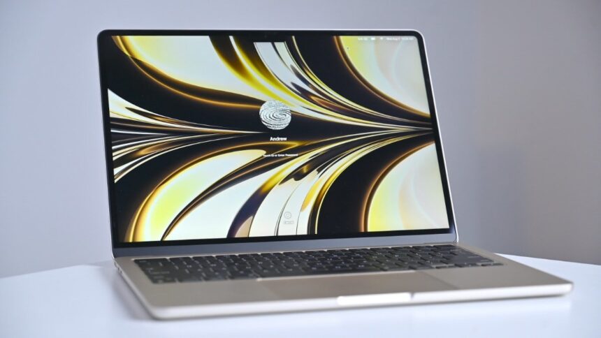 Release of 15-inch MacBook Air rumored to be in April or May